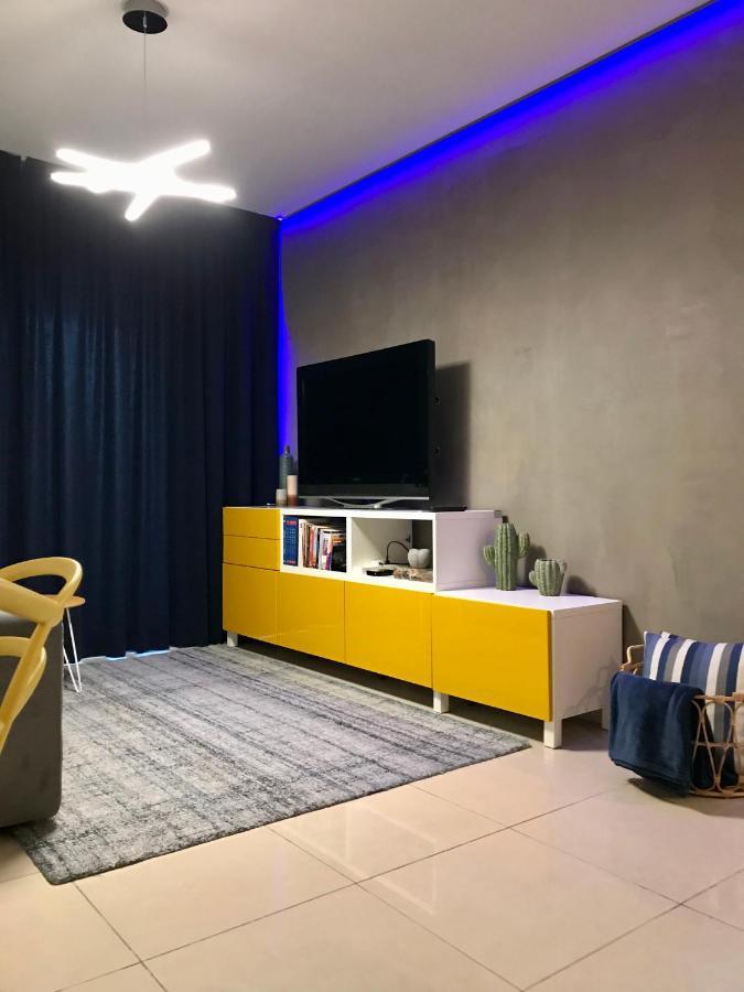 Fat Cow Apartment 101 Ларнака Экстерьер фото