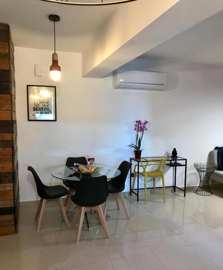 Fat Cow Apartment 101 Ларнака Экстерьер фото
